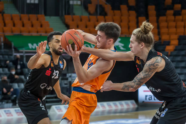 以及特拉奥 以及特拉奥